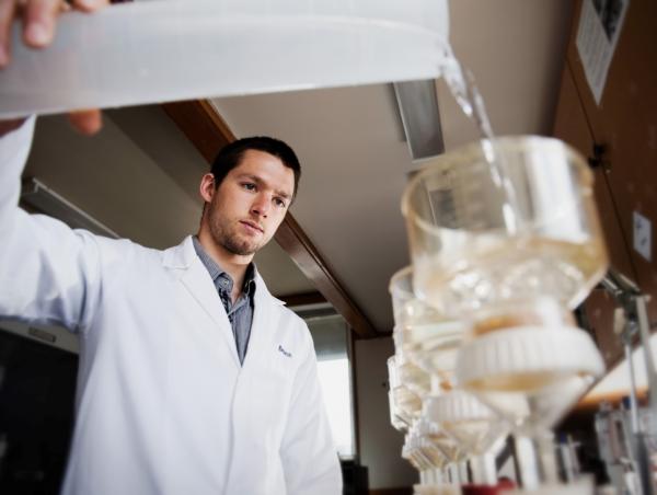 oliver bone DSC 8648 credit dave allen NIWA Large